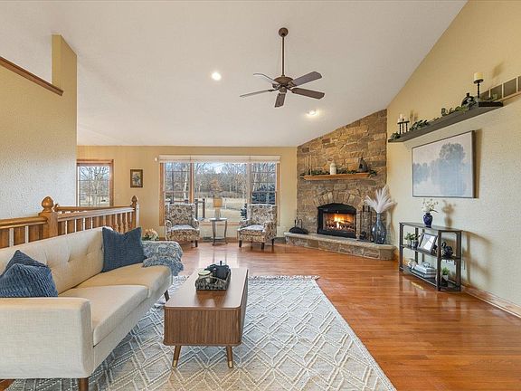 5th image of 754 E Equestrian Pointe Dr