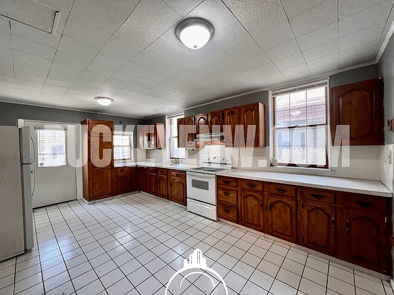 222 Whittemore St — Photo 5