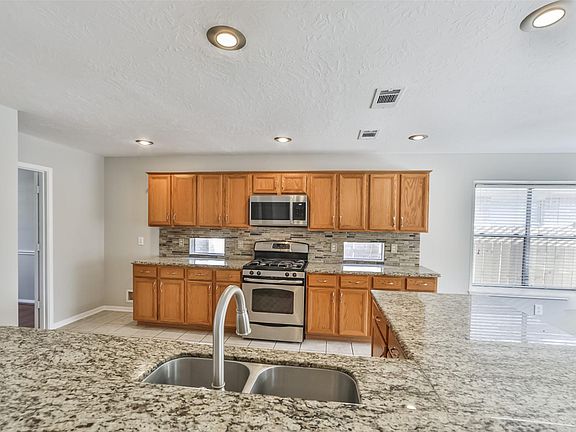 3rd image of 23019 Palm Trail Dr