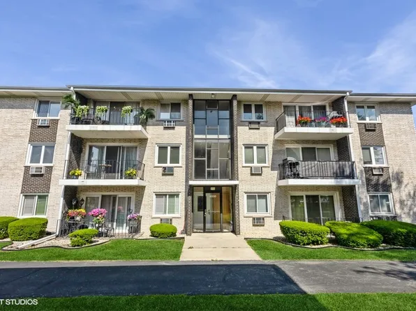 6530 W 94th Pl APT 2A, Oak Lawn, IL 60453