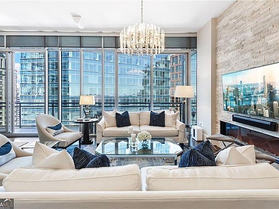 4th image of 1065 Peachtree St NE Unit 3105