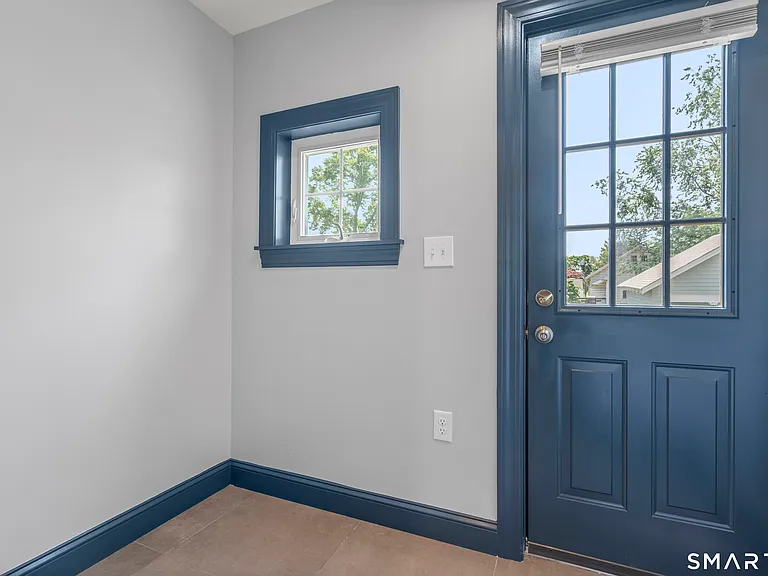 16 Saint Charles Ave — Photo 18