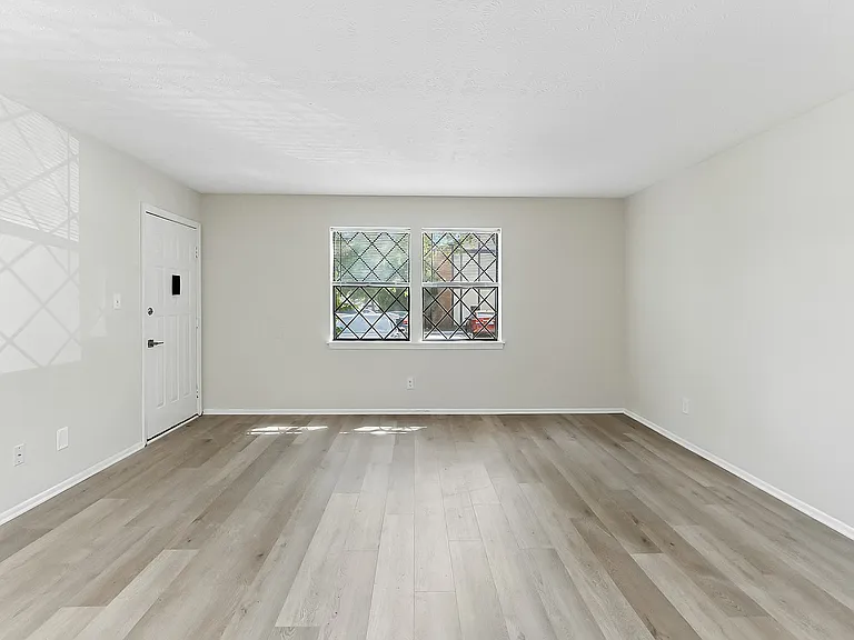Brairwood - Living Room