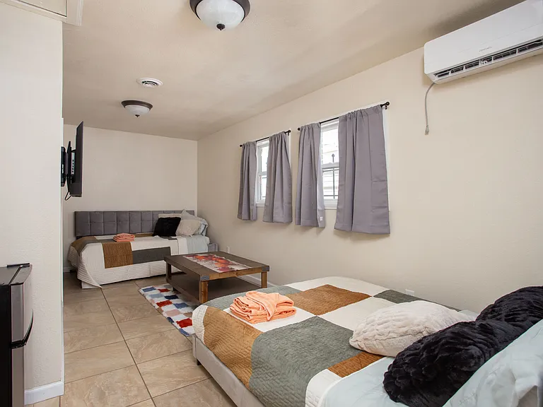 1815 S Eastern St #1 — Photo 10