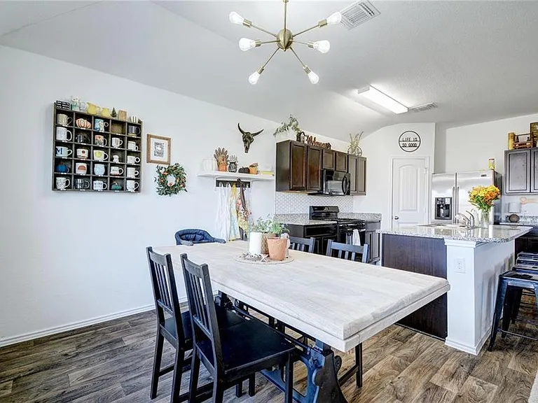 3514 Batson Dr — Photo 6
