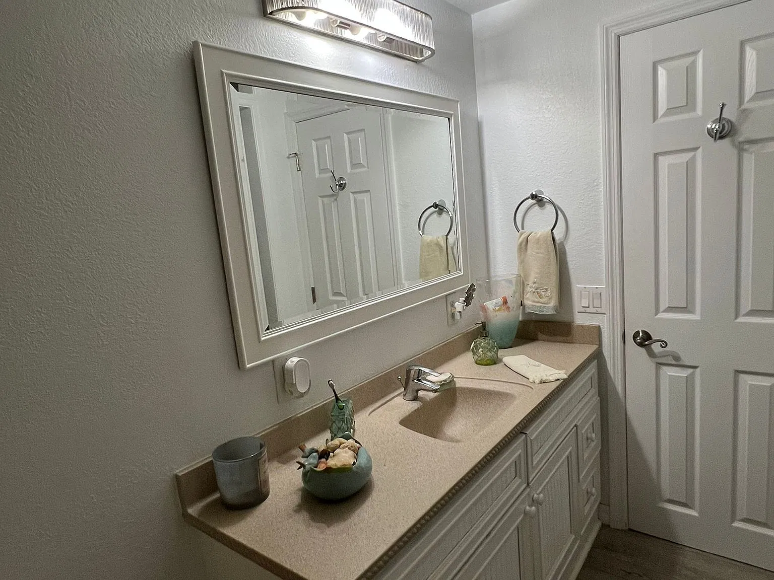 2 bed, 1368 sqft, $10,300 — Photo 4