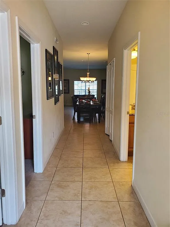 5 bed, 4.0 bath, 2024 sqft, $2,400 — Photo 2