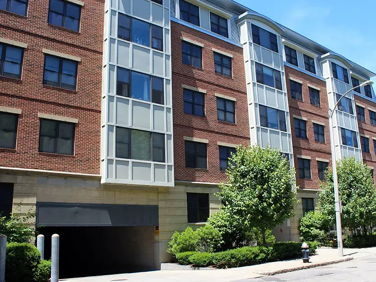 150 Pleasant St — Photo 4