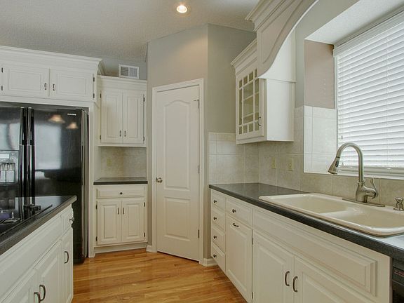 2nd image of 14412 Grant St