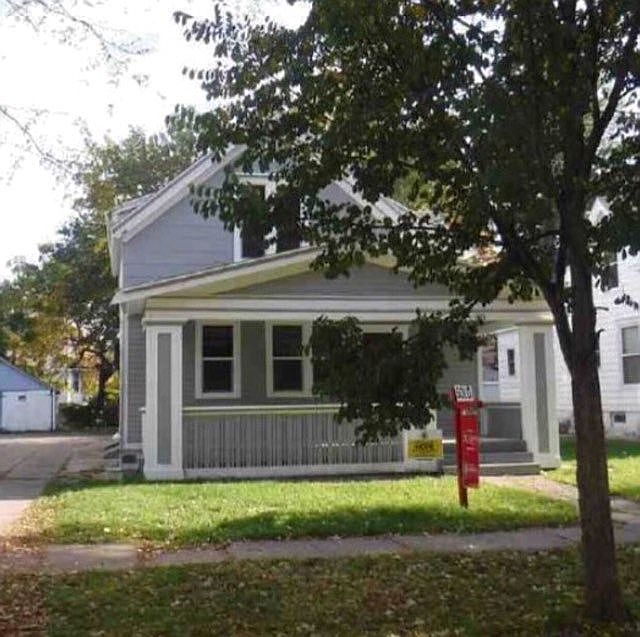 1st image of 1631 B Ave NE