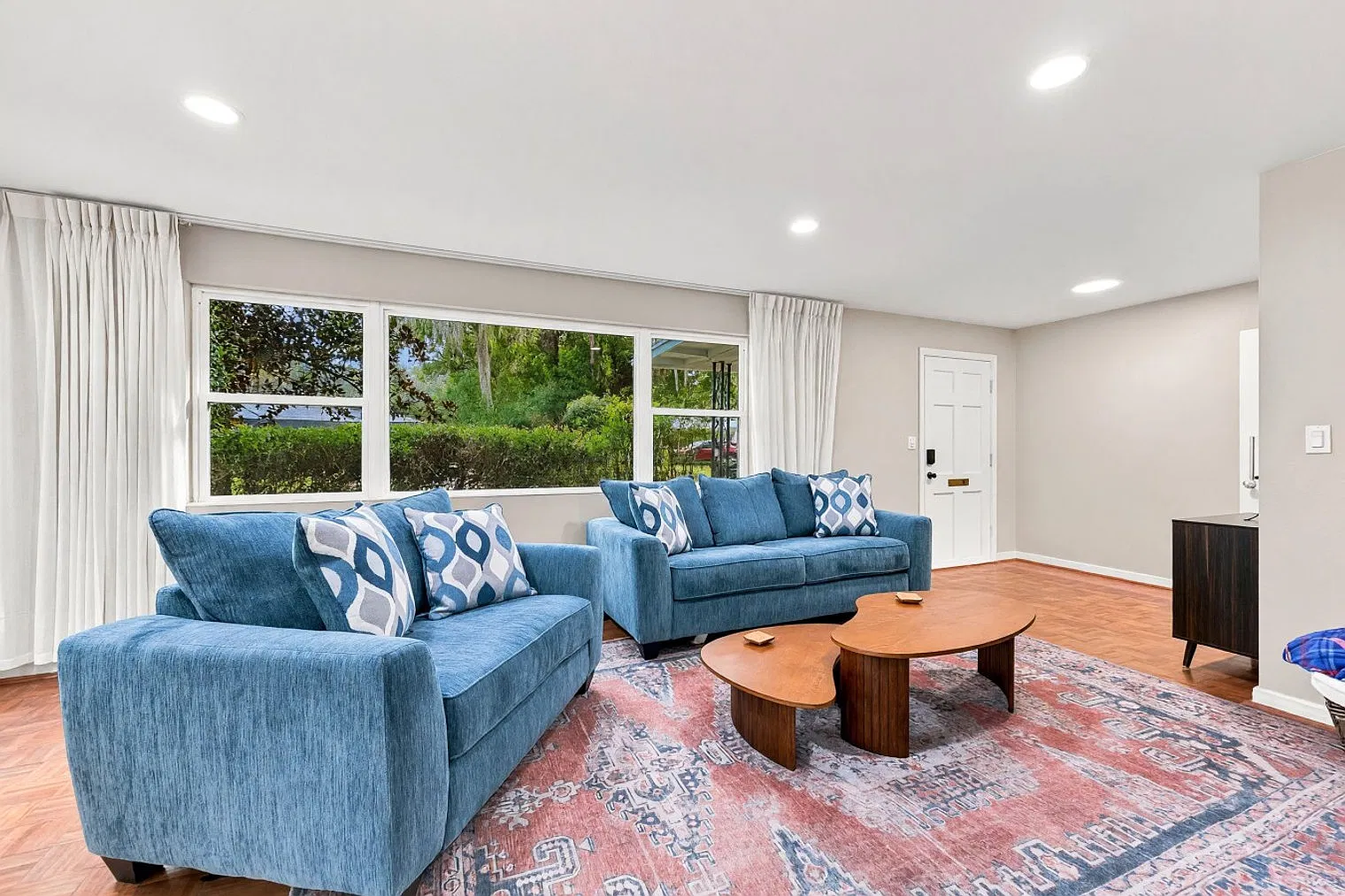 4 bed, 3.0 bath, 1980 sqft, $6,167 — Photo 3