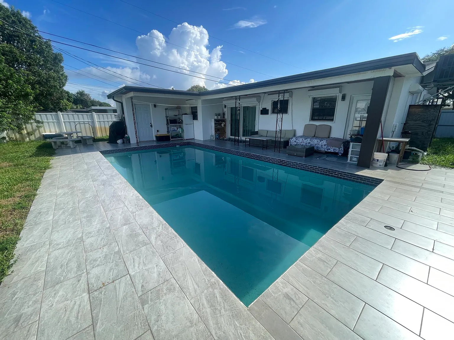 3 bed, 2.0 bath, 1509 sqft, $4,000 — Photo 1