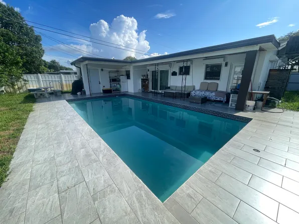 2310 N 67th Ter, Hollywood, FL 33024