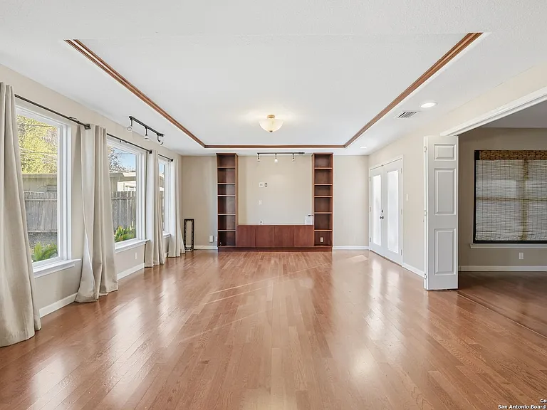 415 Calumet Pl — Photo 9