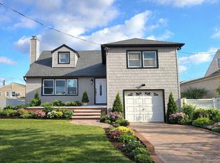 258 Jefferson Avenue, Island Park, NY 11558