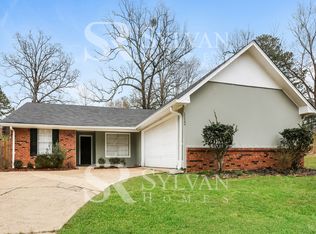 1112 Oak Glen Pl, Jackson, MS 39212