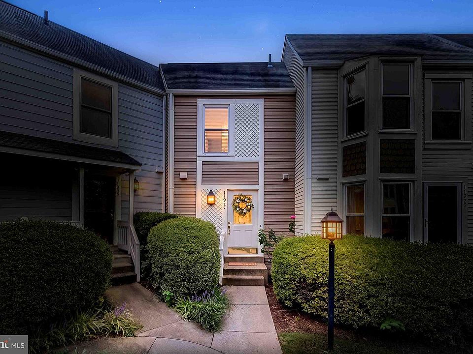 1st image of 11927 Redtree Way