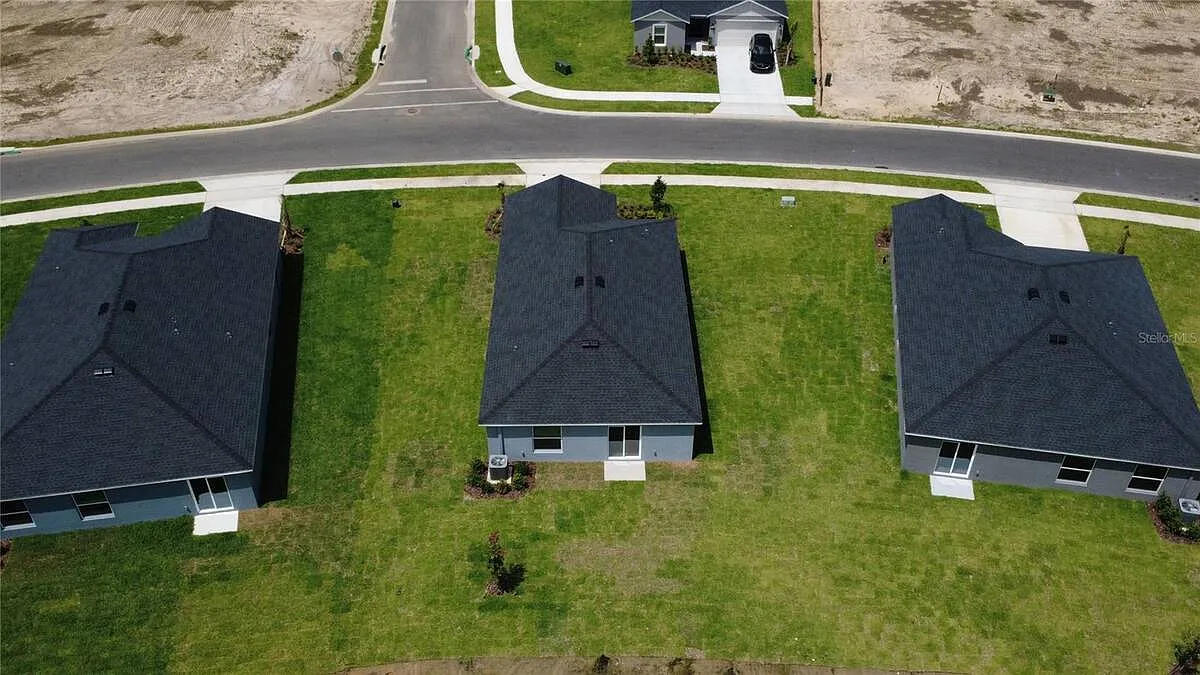 3 bed, 2.0 bath, 1429 sqft, $1,850 — Photo 4