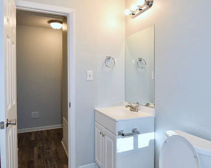 524 Laverne Ave — Photo 17