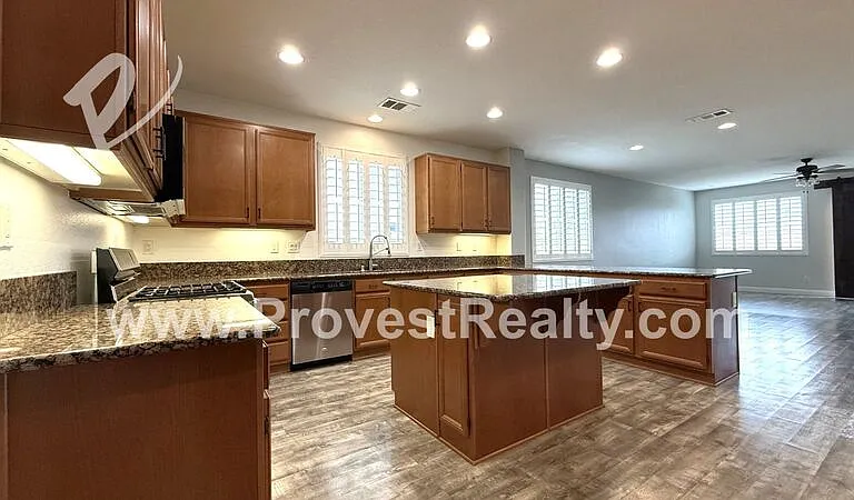8440 Hoover Ct — Photo 8
