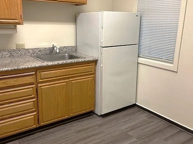 1716 University Ave #15 — Photo 5