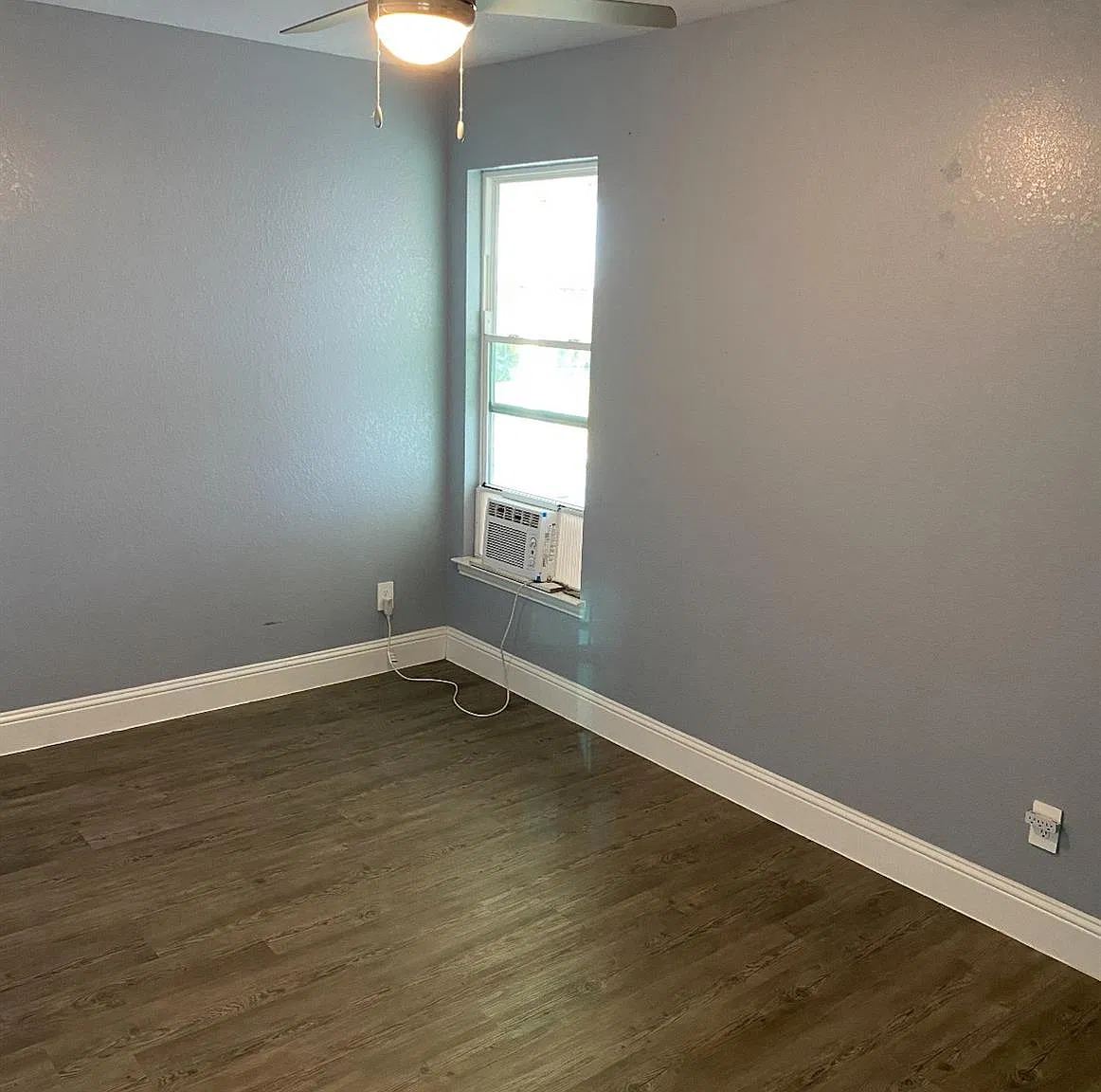 2 bed, 1.0 bath, 1400 sqft, $1,700 — Photo 3