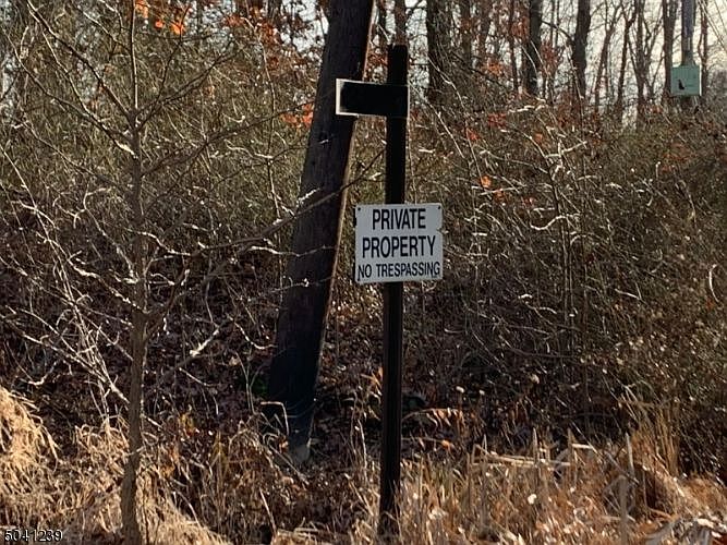 2nd image of 3810 Route 27