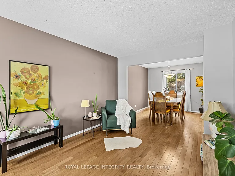 1090 Chablis Park — Photo 8