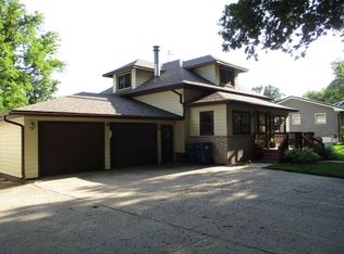 1314 9th St, Hawarden, IA 51023