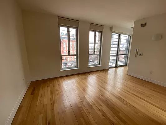3rd image of 24 Peck Slip APT 4W