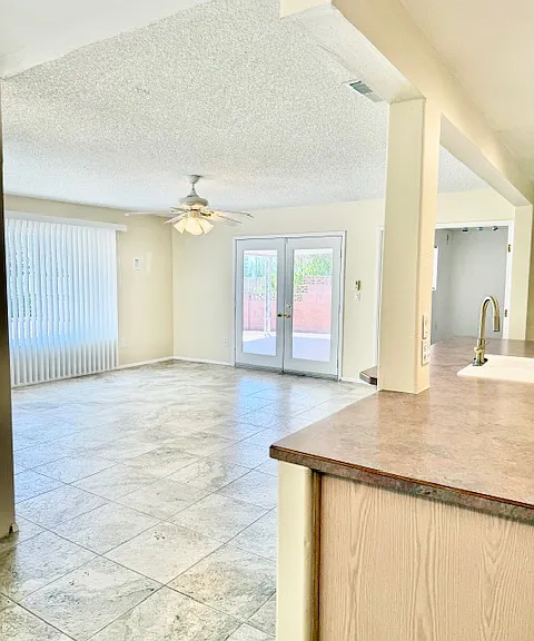11801 N Coggins Dr — Photo 8