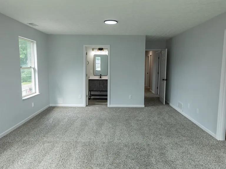 512 N Warren Ave — Photo 3