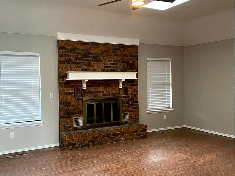 1204 Ironrock Dr — Photo 10