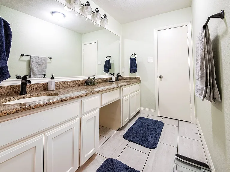 7429 Overhill Rd — Photo 16