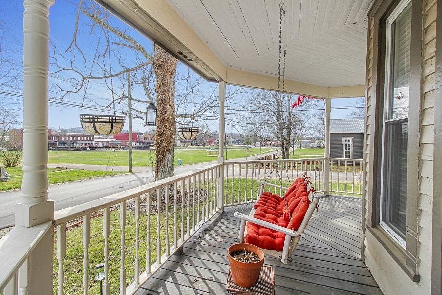 106 Church St, Horse Cave, KY 42749 Zillow