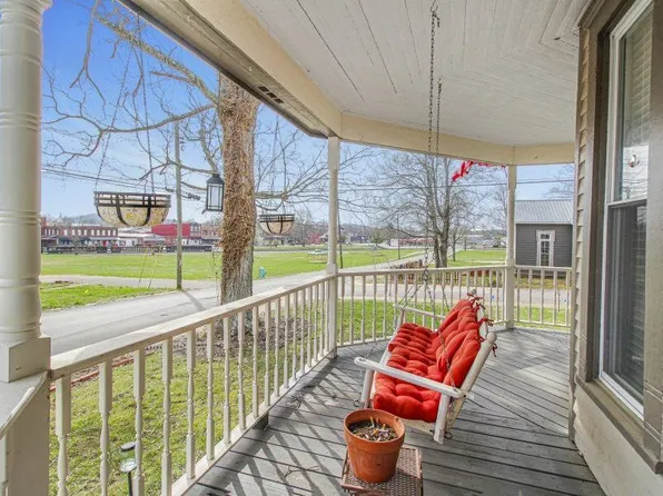 106 Church St, Horse Cave, KY 42749
