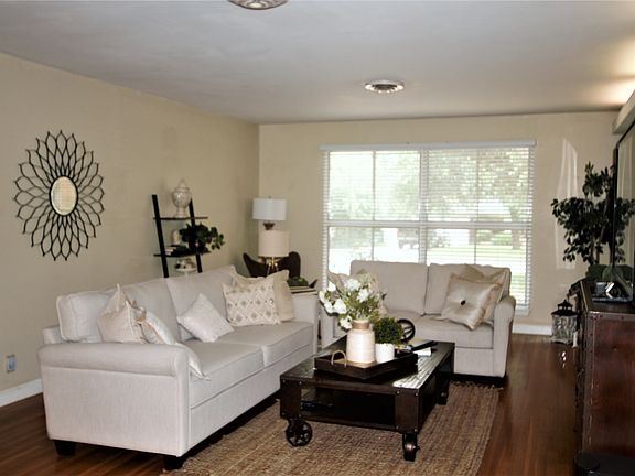 4th image of 518 Woodcrest Dr