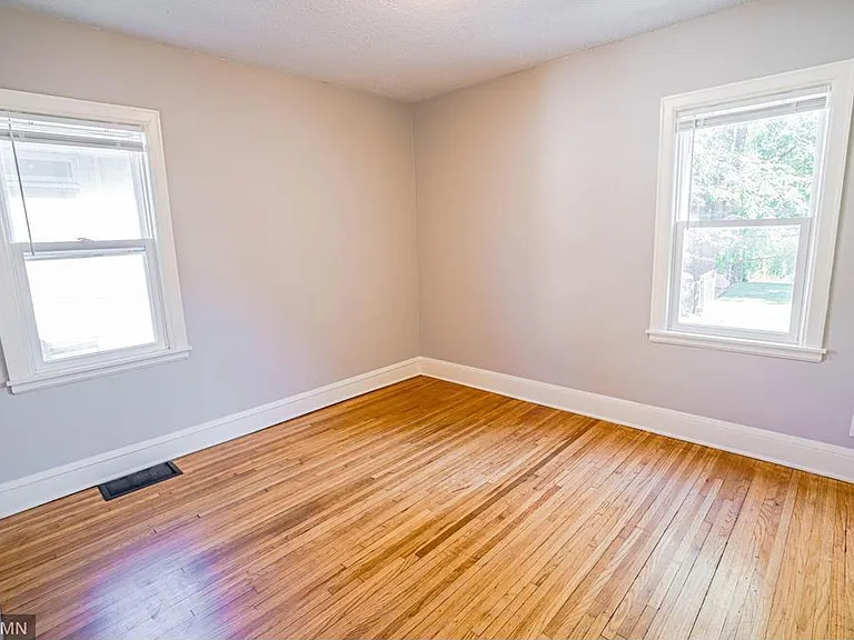 2940 Vincent Ave N #1 — Photo 21