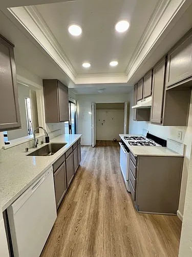 7921 Moonshadow Cir Photo 1