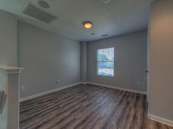 5th image of 3005 Bond Dr