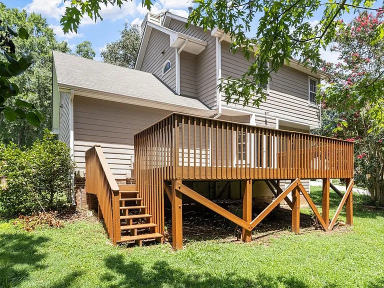 302 Wax Myrtle Ct — Photo 7