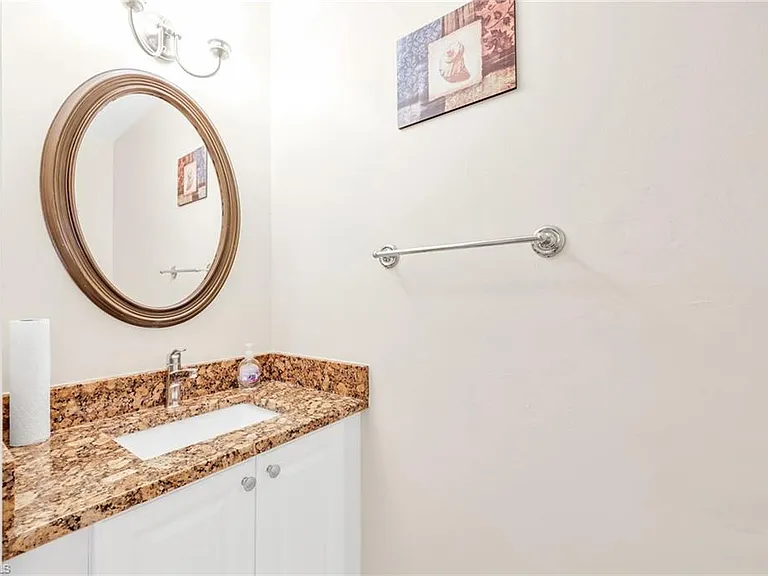 1044 Woodshire Ln #B211 — Photo 31