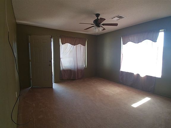 4th image of 549 W Angelica St