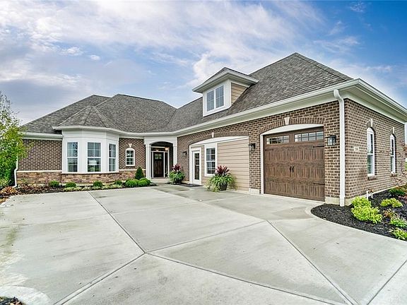 3rd image of 739 Doral Ct