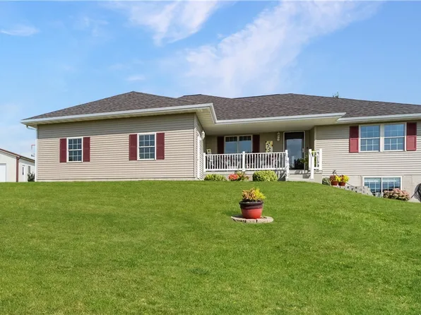 2780 Lincoln St, Newton, IA 50208