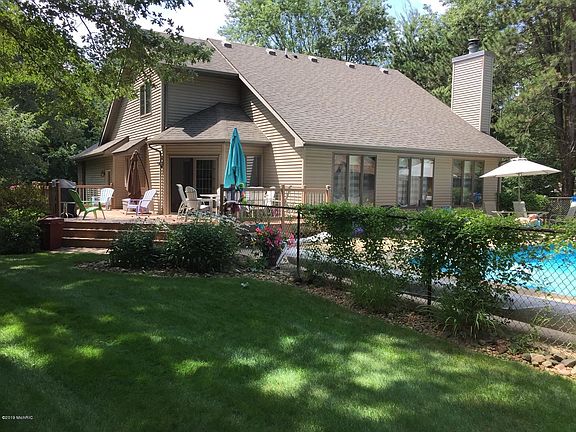 2nd image of 140 Briars Farm Ln