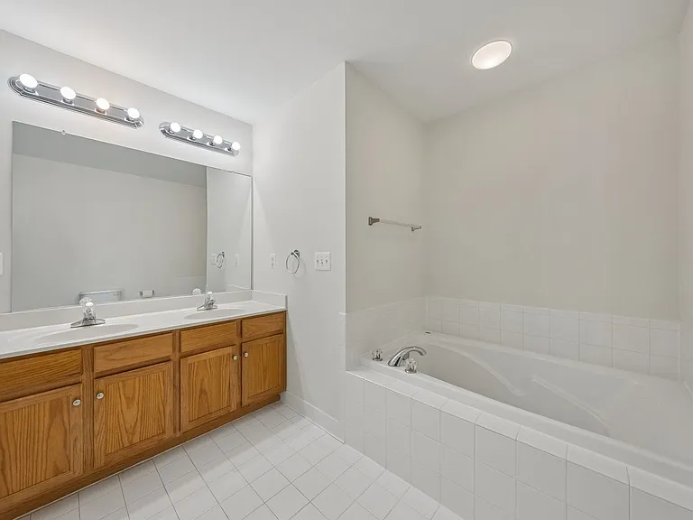 15503 John Diskin Cir #32 — Photo 26