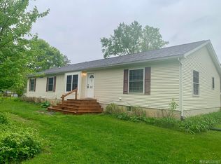 655 E Ridge St, South Lyon, MI 48178