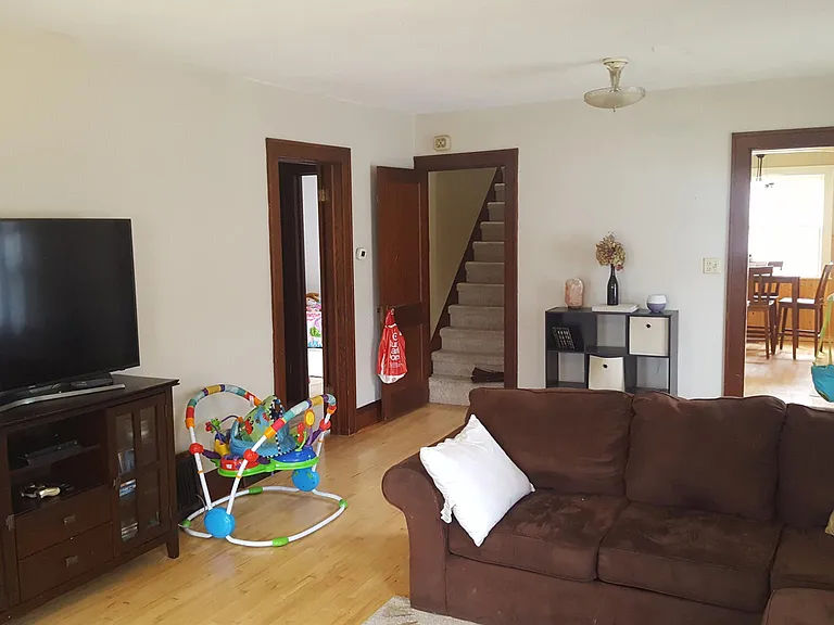 525 W Vasa Ave — Photo 3