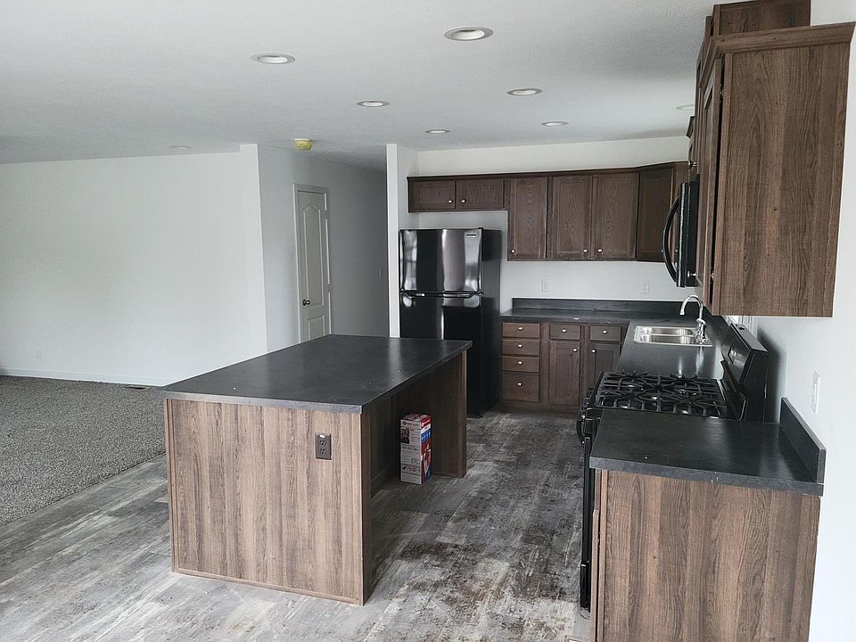 2nd image of 403 Post Rd #129